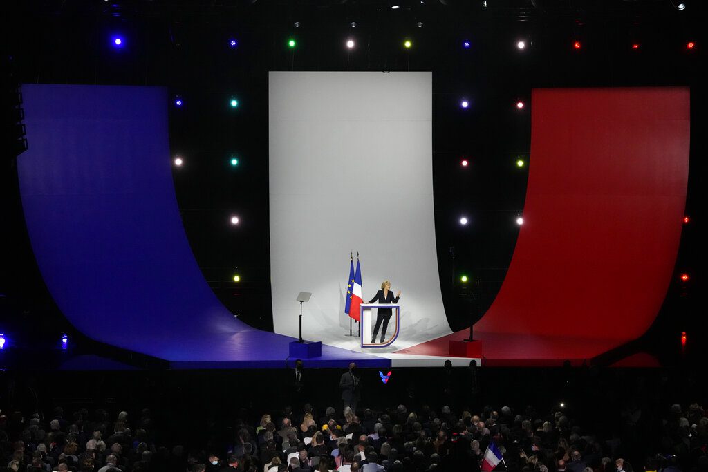 Γαλλικές εκλογές: Πρωτοκαθεδρία Μακρόν δείχνουν οι δημοσκοπήσεις