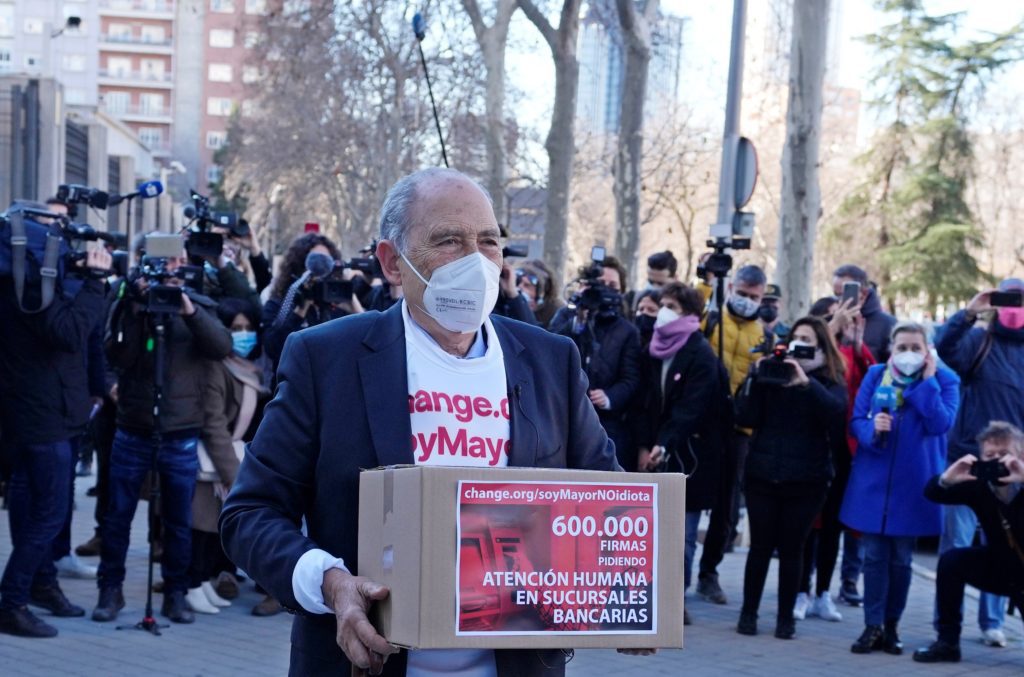 Ισπανία: 78χρονος συνταξιούχος εναντίον τραπεζών και δικαιώθηκε!