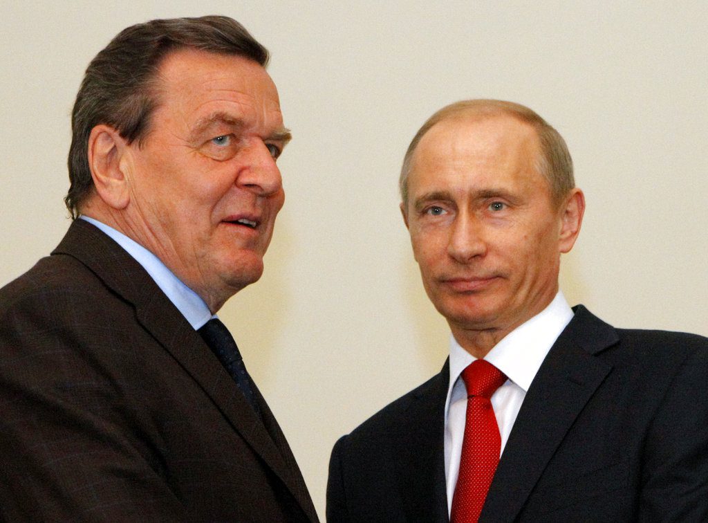 «Αναβαθμίζεται» στη ρωσική Gazprom ο πρώην καγκελάριος της Γερμανίας Γκέρχαρντ Σρέντερ