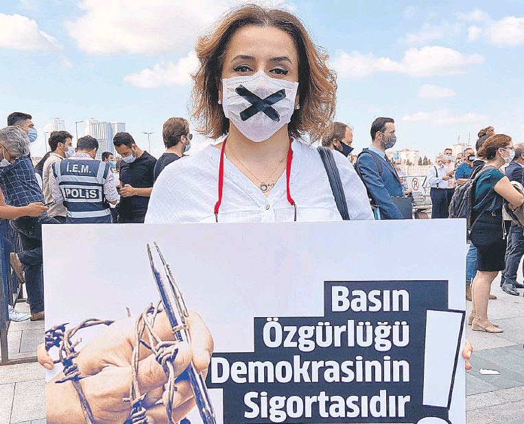 Τουρκία: Η δημοσιογραφία αργοπεθαίνει