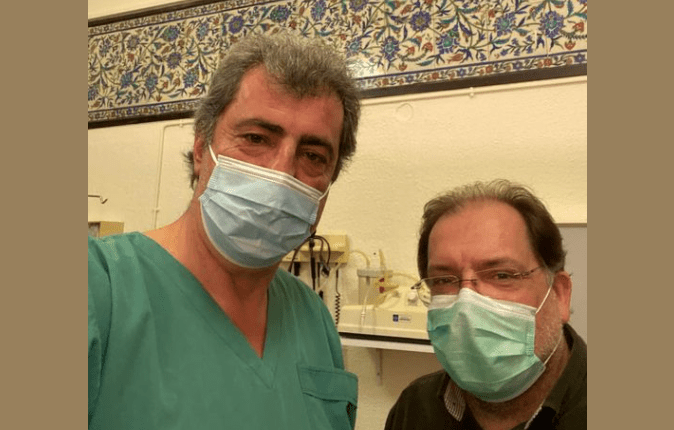 Παύλος Πολάκης: Μικροεπέμβαση σε υπάλληλο στο ιατρείο της Βουλής – «Διότι γιατροί είμαστε παντού και πάντα!» (Photo)