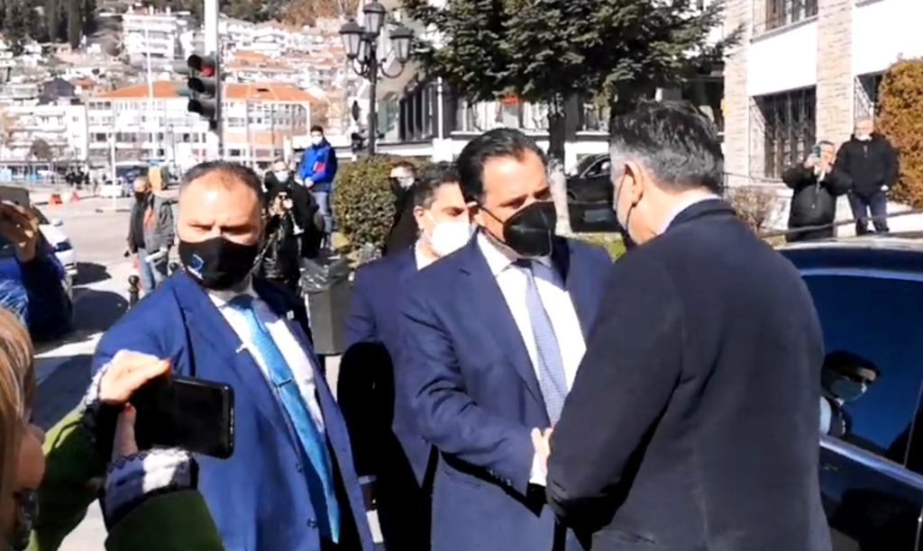 Καστοριά: Σφοδρές αποδοκιμασίες κατά του Άδωνη στο προπύργιο της Νέας Δημοκρατίας (Video)