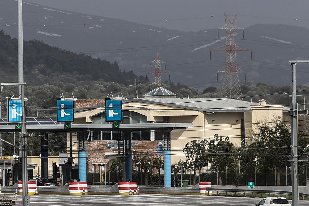 Επτάμηνη ποινή φυλάκισης σε οκτώ μέλη του Ρουβικωνα για την επίθεση στα γραφεία της Αττικής Οδού