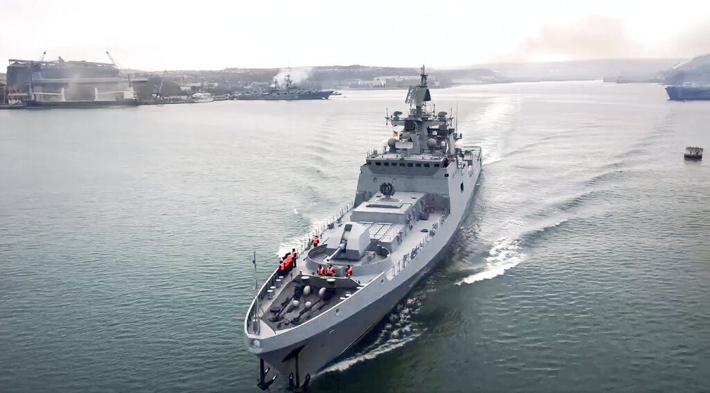 Ρωσικά πολεμικά πλοία κατευθύνονται στη Μαύρη Θάλασσα για ναυτικές ασκήσεις