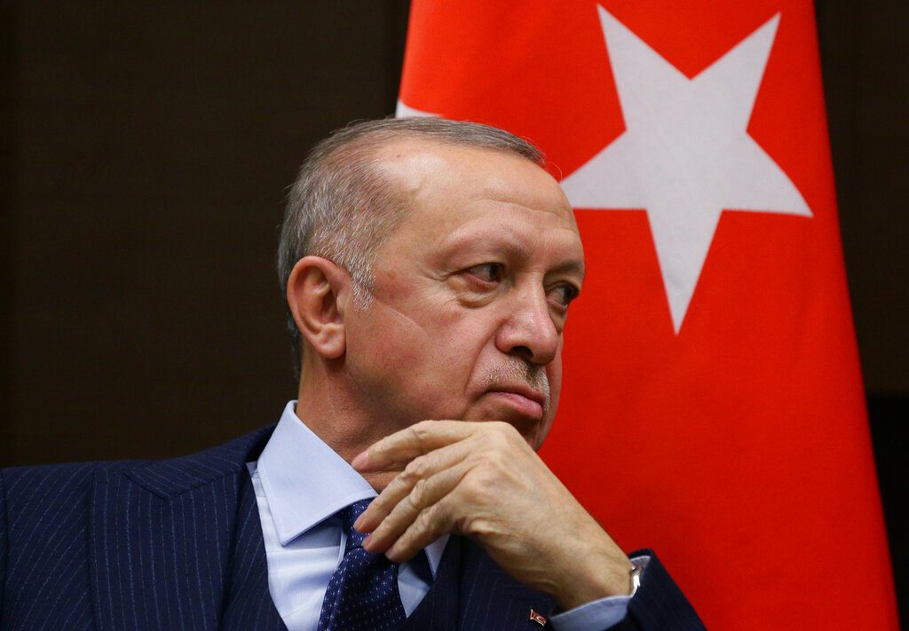 Ο Ερντογάν επισκέπτεται τα «εχθρικά» Ηνωμένα Αραβικά Εμιράτα