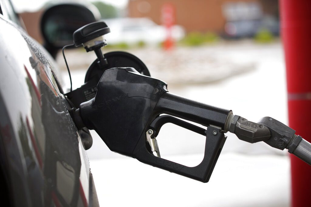 Πλαφόν στα καύσιμα στη Σερβία: Στο 1,4 ευρώ η αμόλυβδη – 1,5 το ντίζελ κίνησης