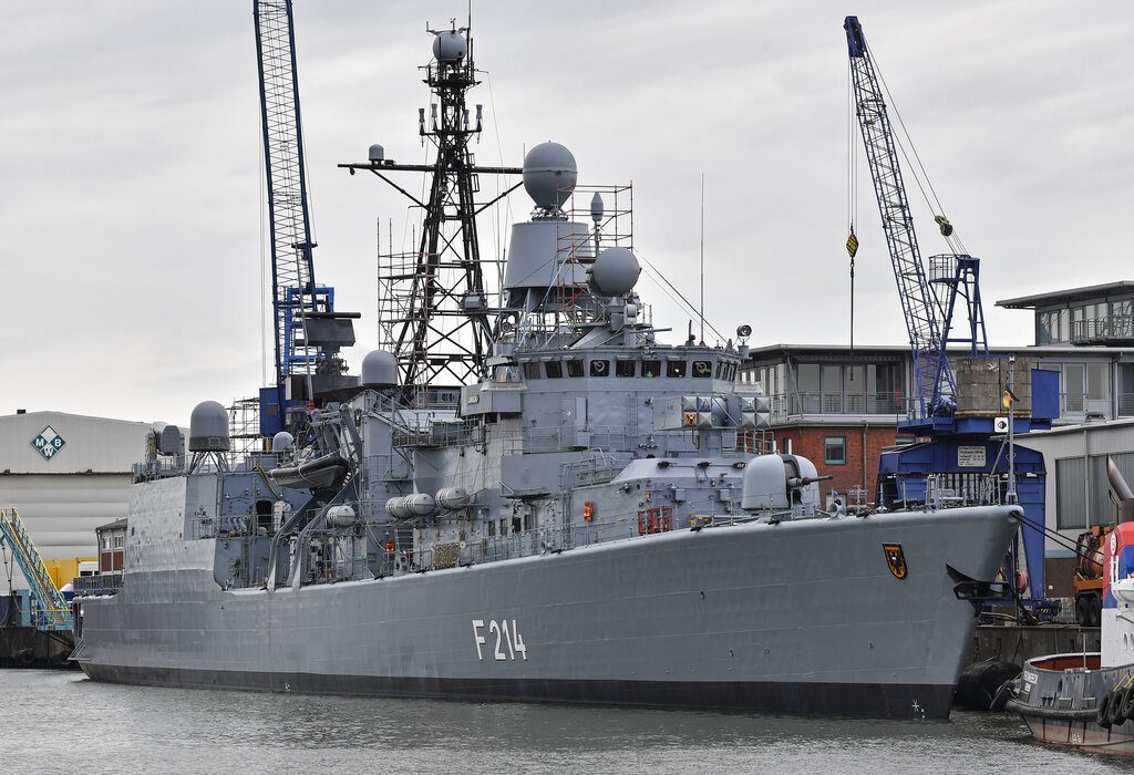 Spiegel: Η Γερμανία θα προσφέρει στο ΝΑΤΟ στρατεύματα, συστήματα αντιαεροπορικής άμυνας και πολεμικά πλοία