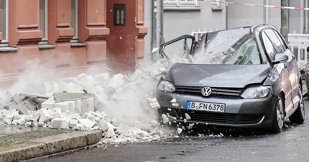 Γερμανία: Τρεις νεκροί και μεγάλες καταστροφές από την κακοκαιρία «Υλένια» – Αναμένουν νέα επιδείνωση