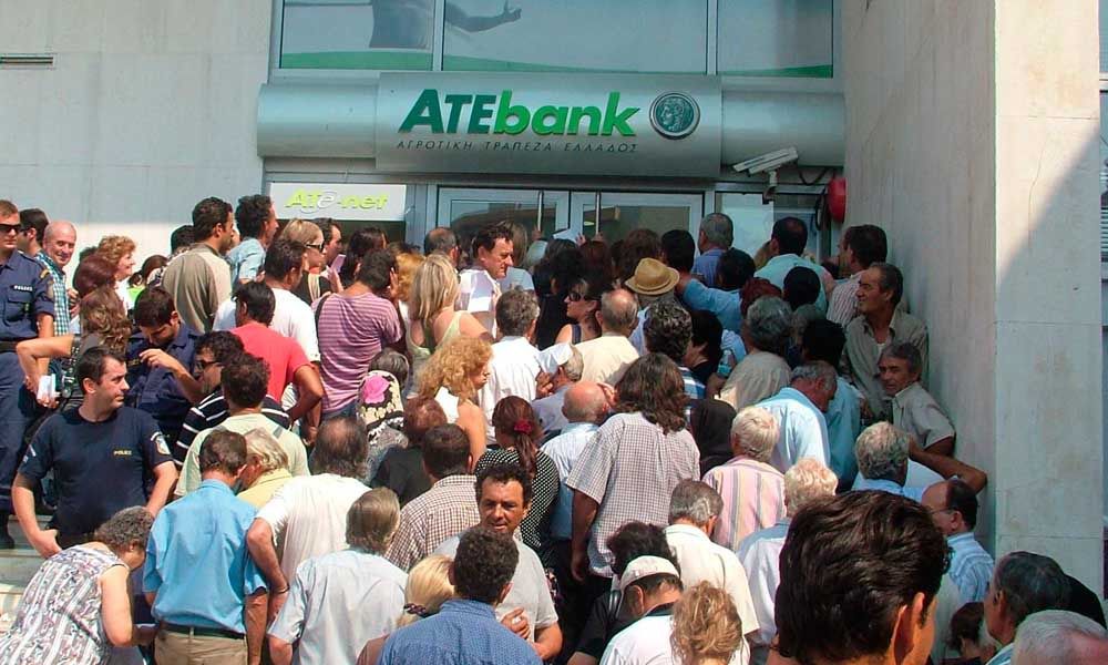 Σακούλες με λεφτά μοιράζουν μόνο οι συμμορίες… και η ΝΔ