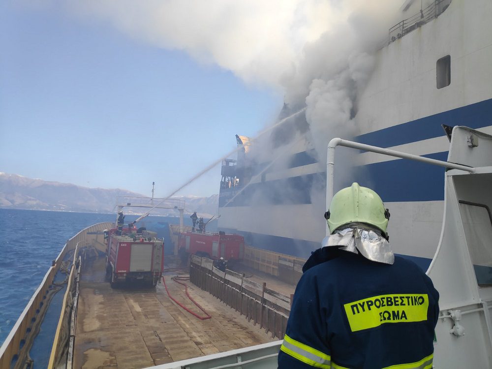 Φωτιά στο Euroferry Olympia: Συνεχίζονται οι έρευνες για τους αγνοούμενους