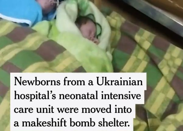 Πόλεμος στην Ουκρανία: Βρέφη σε θερμοκοιτίδες μεταφέρονται σε αυτοσχέδιο καταφύγιο (Video)