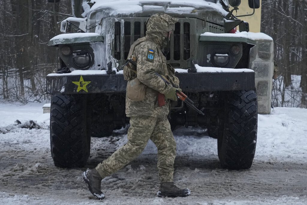 Οπλα, πυρομαχικά και καύσιμα στέλνουν χώρες της Ευρώπης στην Ουκρανία