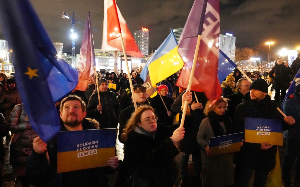 Πολωνία: Μαζική διαδήλωση υπέρ της ειρήνης στη Βαρσοβία
