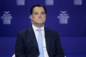 Ο Αδωνης Γεωργιάδης προσπάθησε να «πουλήσει» στο BBC την&#8230; καραμέλα του 41%