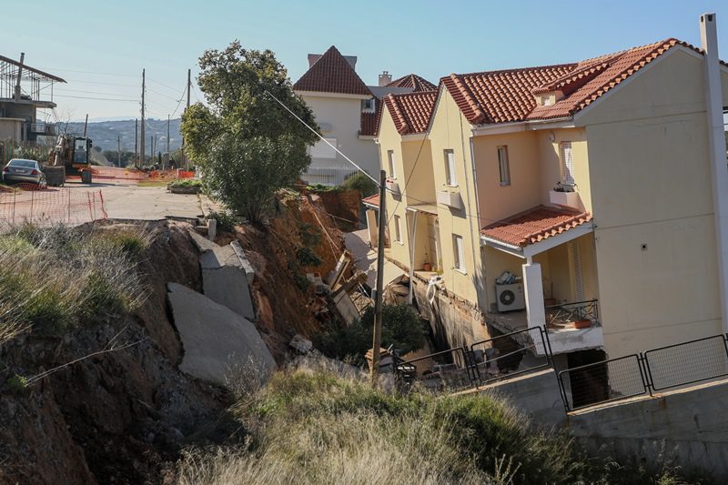 «Βούλιαξαν» τρία σπίτια στο Νέο Βουτζά