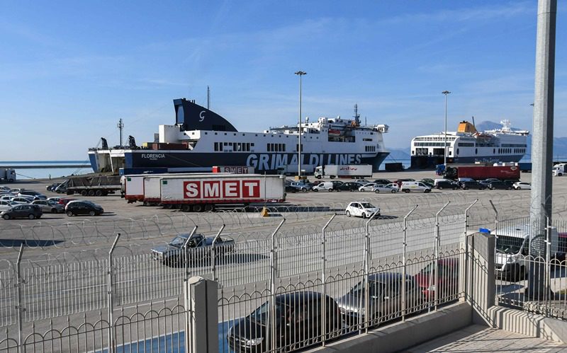 Πάτρα: Τραγωδία με μετανάστες στο λιμάνι – Ενας νεκρός και ένας τραυματίας σε νταλίκα