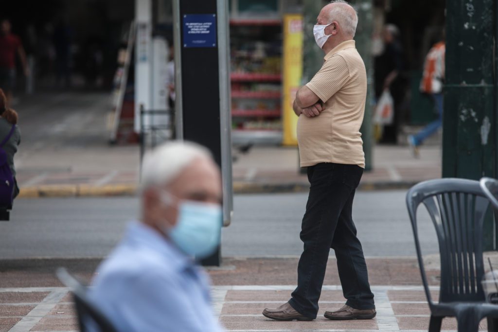 Συνταξιούχοι κατά Μητσοτάκη: «Είστε ο πρωθυπουργός που μας έκλεψε – Θα λάβετε την απάντηση σας στις εκλογές που ετοιμάζετε»