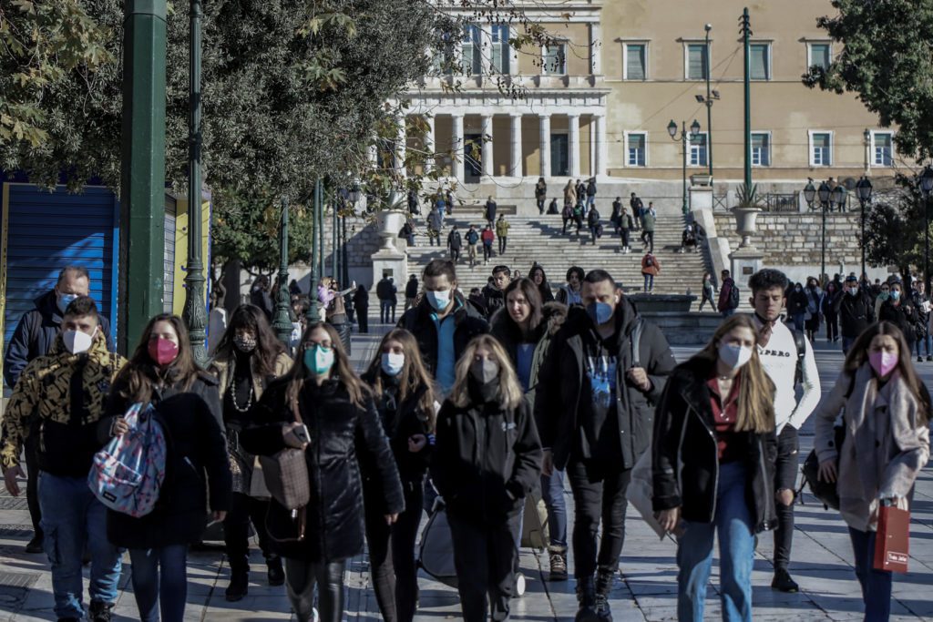 Κορονοϊός: Συνεδριάζουν ξανά οι ειδικοί – Τι θα γίνει με τις μάσκες στους εξωτερικούς χώρους