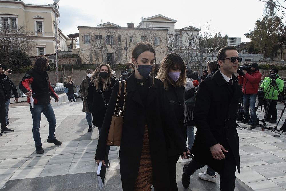 Δίκη Φιλιππίδη: Εισαγγελέας ζήτησε να αυτοεξαιρεθεί – Στο δικαστήριο 4 ηθοποιοί για να καταθέσουν (Photos)