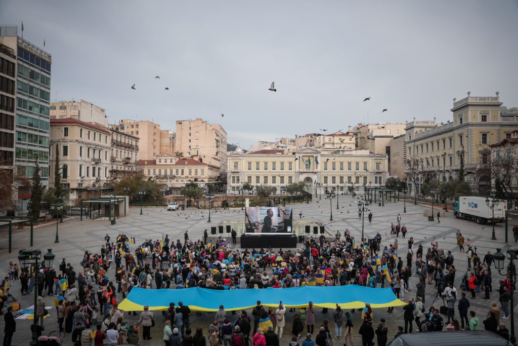 Η υποκριτική στάση του ΣΚΑΪ για τη Συναυλία Ειρήνης και η live μετάδοση στην πλατεία Κοτζιά