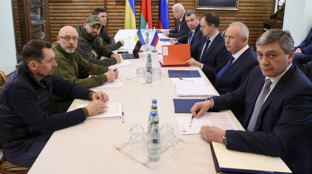 Ουκρανία: Διπλωματικός πυρετός εν αναμονή νέων ρωσικών επιθέσεων στην Ουκρανία – Συνάντηση με τον Πούτιν θέλει ο Ζελένσκι
