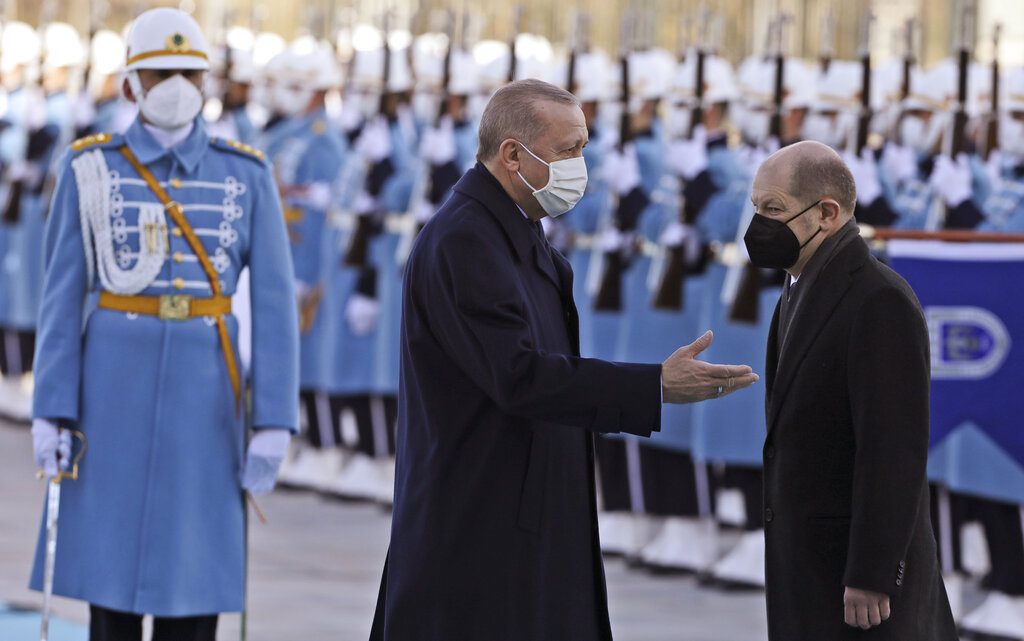 Συνάντηση Ερντογάν- Σόλτς: Η θέση της Άγκυρας για τον πόλεμο στην Ουκρανία και τα ρώσικα όπλα