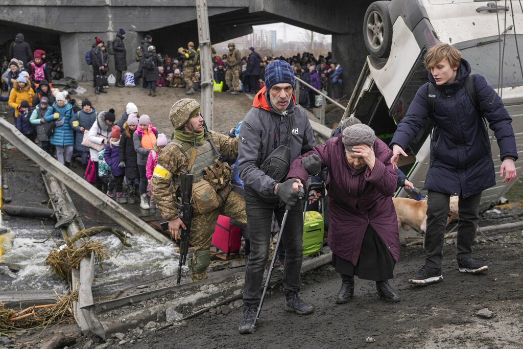 Ουκρανία: Σφίγγει ο ρωσικός κλοιός στη Μαριούπολη – Ανθρωπιστικός διάδρομος στην περιοχή Λουχάνσκ