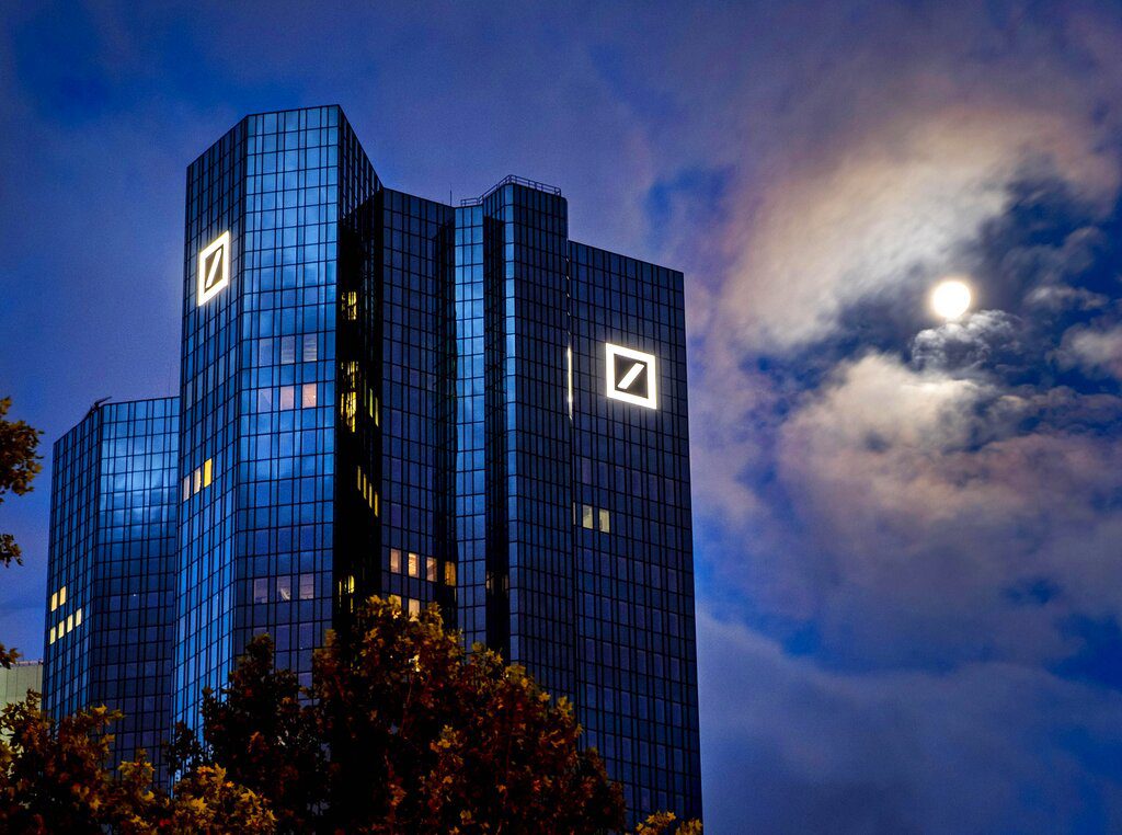 Γερμανία: H Deutsche Bank αποσύρεται από τη Ρωσία