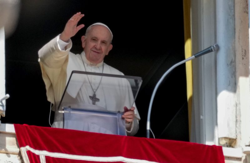 Ο πάπας Φραγκίσκος καταδίκασε την «βίαιη επίθεση κατά της Ουκρανίας» και την συνέχιση της «παράλογης σφαγής»