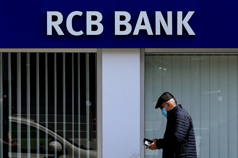 Κύπρος: Τίτλοι τέλους για την Russian Commercial Bank – Kραδασμοί στο τραπεζικό σύστημα της χώρας