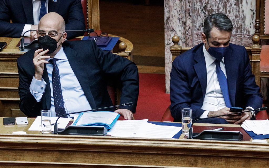 Απασφαλίζει ο Δένδιας κατά του συστήματος Μητσοτάκη;