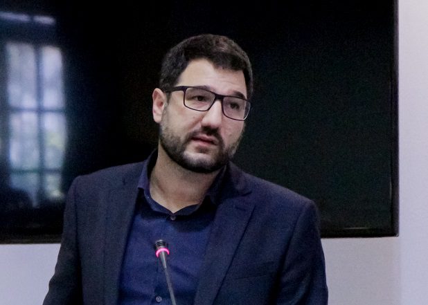 Ηλιόπουλος: Οι πολίτες δεν βγάζουν μήνα και ο Μητσοτάκης δίνει ασυλία στην αισχροκέρδεια