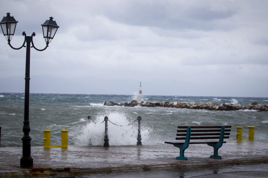 Καιρός: Νέα πτώση της θερμοκρασίας – Πρόβλεψη έως την Τετάρτη