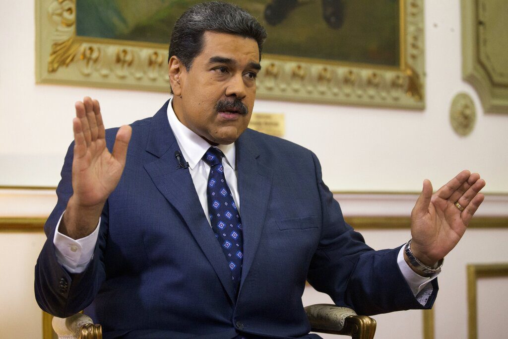 Βενεζουέλα: «Κίνηση καλής θέλησης» του Μαδούρο μετά το άνοιγμα της Ουάσιγκτον που ψάχνει πετρέλαιο