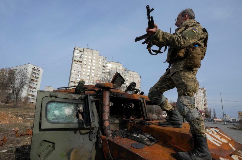 Η Ουκρανία λέει πως ανέκτησε από τους Ρώσους τον έλεγχο πόλης στα βορειοανατολικά της χώρας