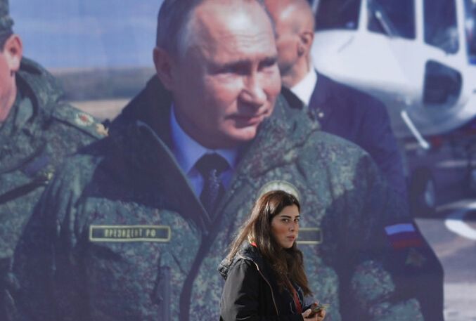 Γαλλογερμανικό «πρέσινγκ» στον Πούτιν και διπλωματία σε… ρηχά νερά μετά το «ναυάγιο» Κουλέμπα και Λαβρόφ