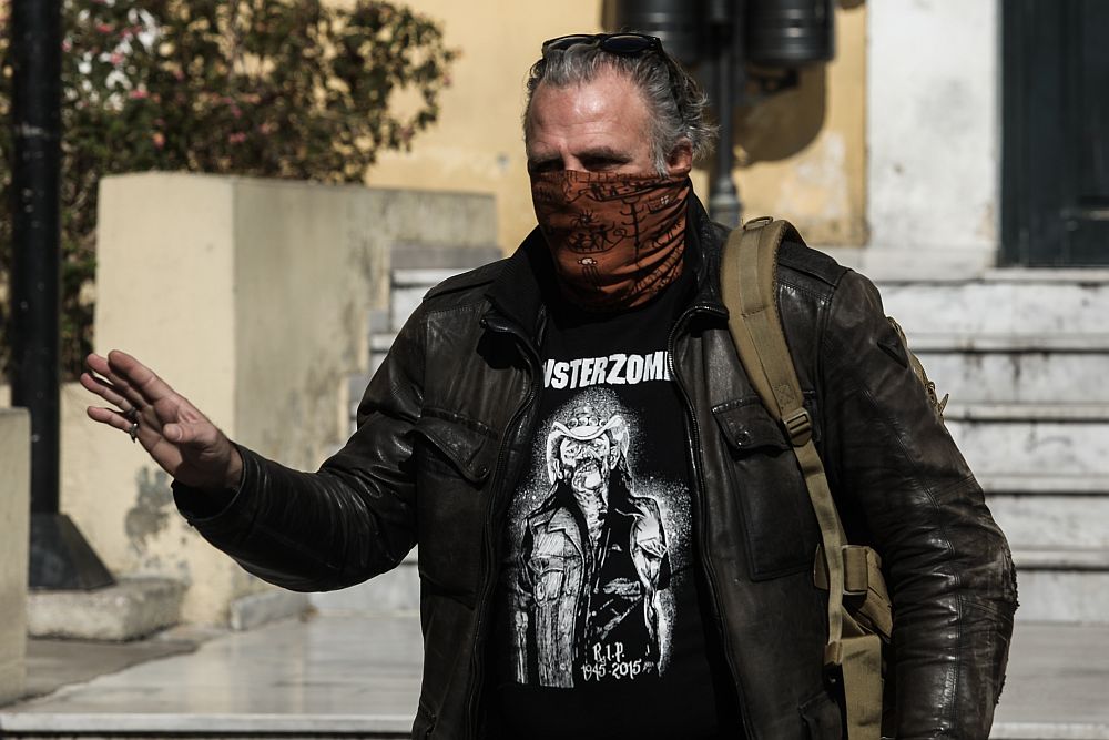 Πασχάλης Τσαρούχας: Η αναγνώριση, ο Τζον Μάλκοβιτς, ο Κρίστοφερ Λι και η οικοδομή (video)