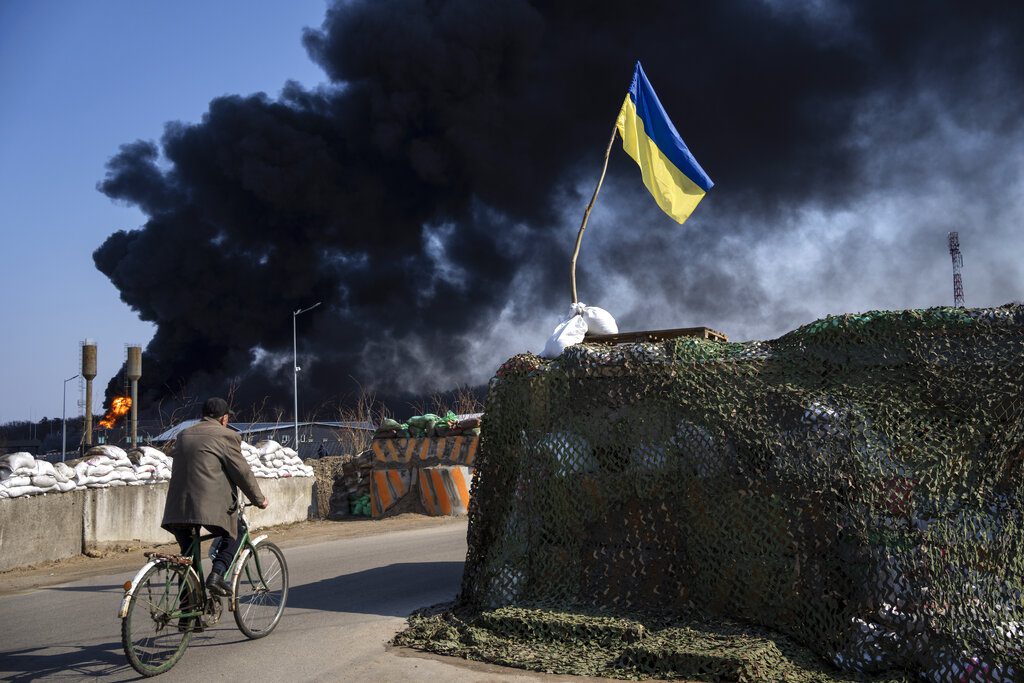 Ουκρανία: «Στροφή» Ρώσων στο Ντονμπάς – Nέα απαγόρευση κυκλοφορίας απόψε στο Κίεβο