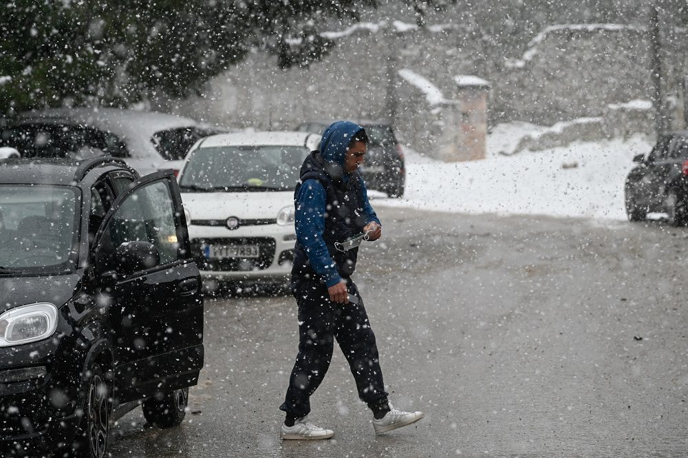 Καιρός: Νέες βροχές και χιονοπτώσεις τη Δευτέρα – Χιόνια και στην Αττική