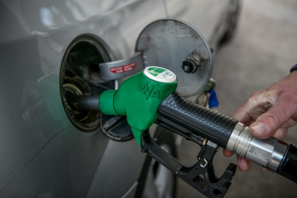 Τρομάζουν οι αυξήσεις στις τιμές της βενζίνης: Σε ποιες περιοχές πλησιάζουν τα 3 ευρώ – Σοκαριστική πρόβλεψη για την τιμή της