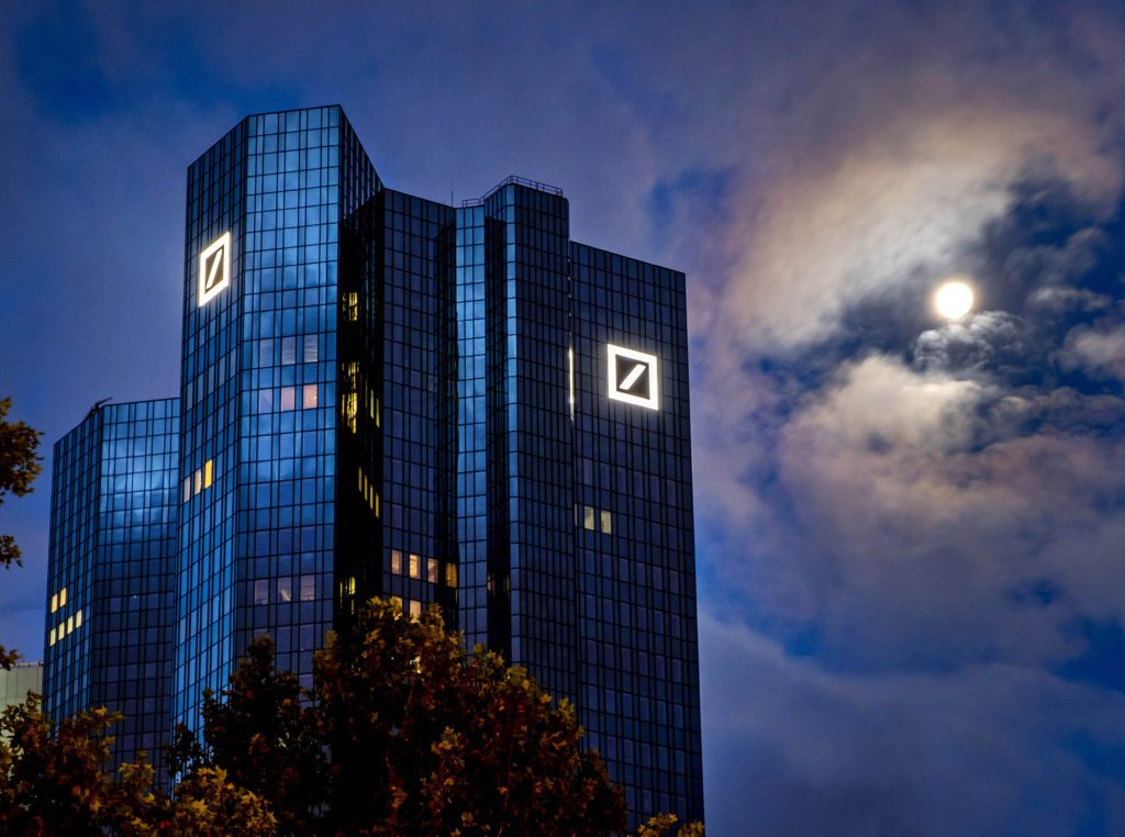 Γερμανία: Έρευνα στα γραφεία της Deutsche Bank στη Φρανκφούρτη
