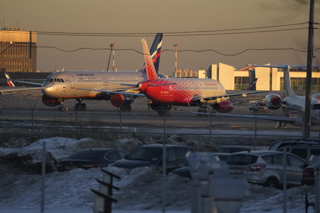 Ρωσικό αεροσκάφος έκανε παράκαμψη… 15.163 χλμ για να παραλάβει διπλωμάτες από Ισπανία και Ελλάδα