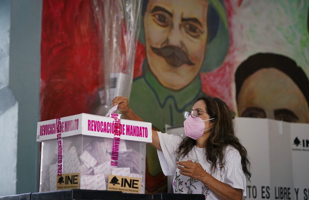 Μεξικό: Θρίαμβος Λόπες Ομπραδόρ στο δημοψήφισμα εν μέσω επικρίσεων και χαμηλής συμμετοχής