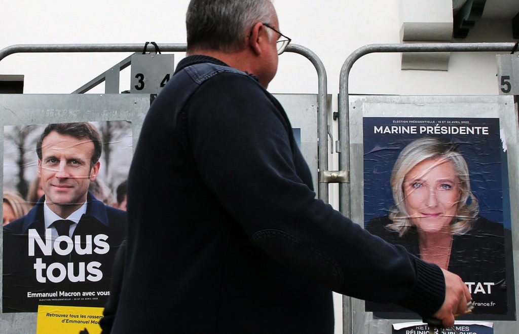 Διεθνής Τύπος: Μακρόν και Λεπέν στο κυνήγι των ψηφοφόρων του Μελανσόν – Παραιτήθηκε γερμανίδα υπουργός