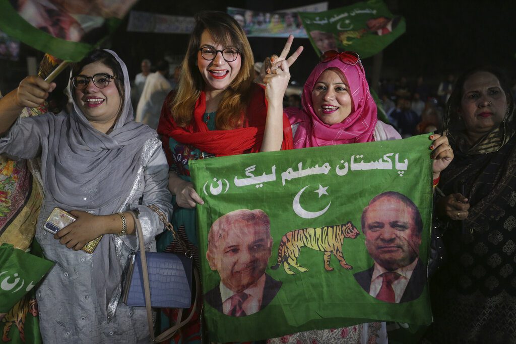 Πακιστάν: Ορκίστηκε ο νέος πρωθυπουργός