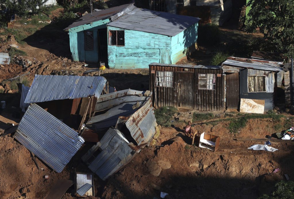Εκατόμβες νεκρών από τις καταστροφικές πλημμύρες στη Νότια Αφρική