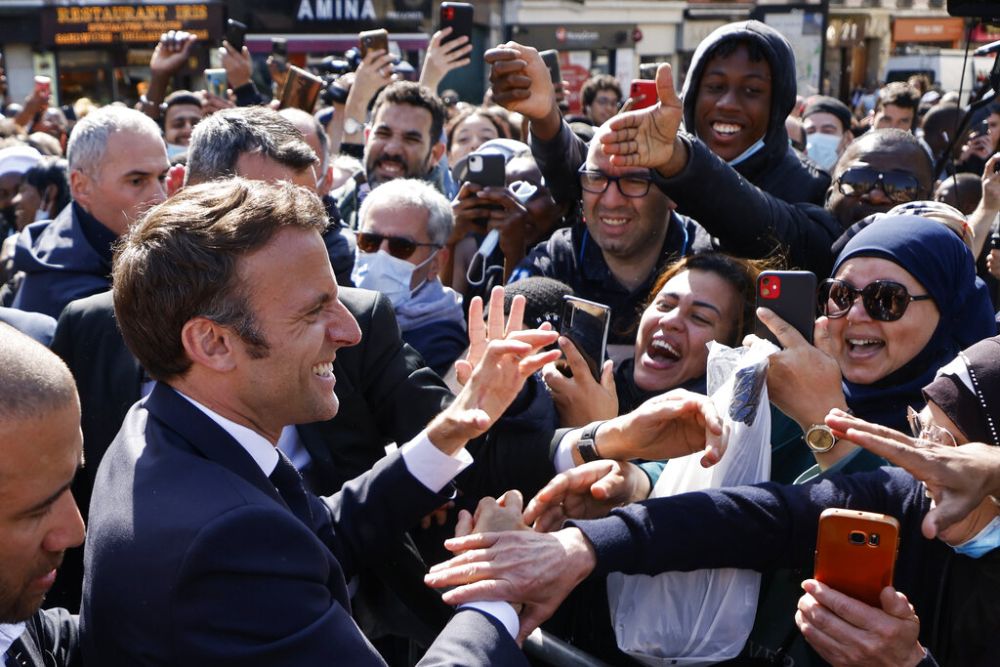 Προεδρικές εκλογές στη Γαλλία: Νίκη Μακρόν με 57% δείχνουν οι δημοσκόποι