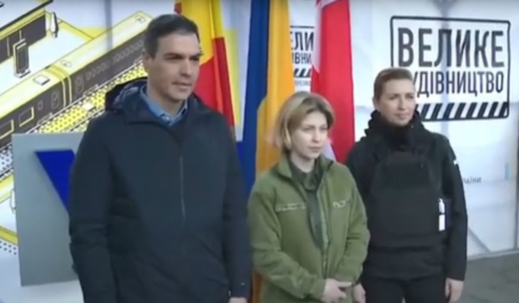 Στο Κίεβο οι πρωθυπουργοί της Ισπανίας και της Δανίας – Θα συναντηθούν με τον Ζελένσκι