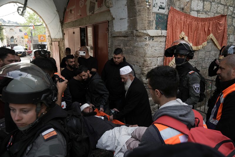 Ισραήλ – Παλαιστίνιοι: Συγκρούσεις στην Πλατεία των Τζαμιών στην Ιερουσαλήμ –  δέκα τραυματίες