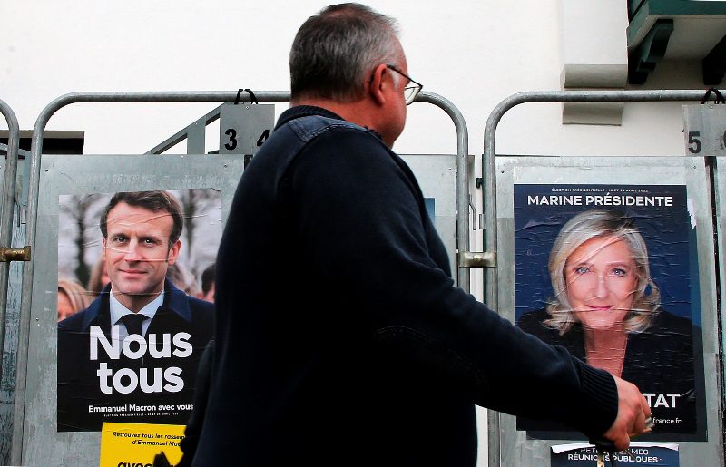 Γαλλία: Μακρόν και Λεπέν οι επικρατέστεροι για να περάσουν στο δεύτερο γύρο των προεδρικών εκλογών